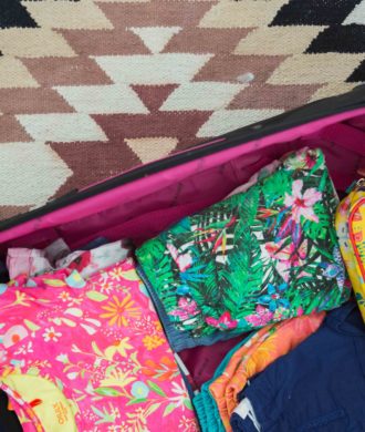 Dicas para arrumar as malas das crianças para uma viagem internacional.