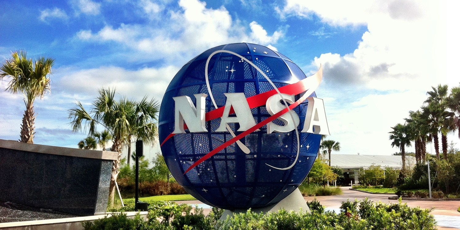 Cabo Canaveral Onde está situada a NASA, e de onde parte a maioria dos foguetes lançados pelos EUA.