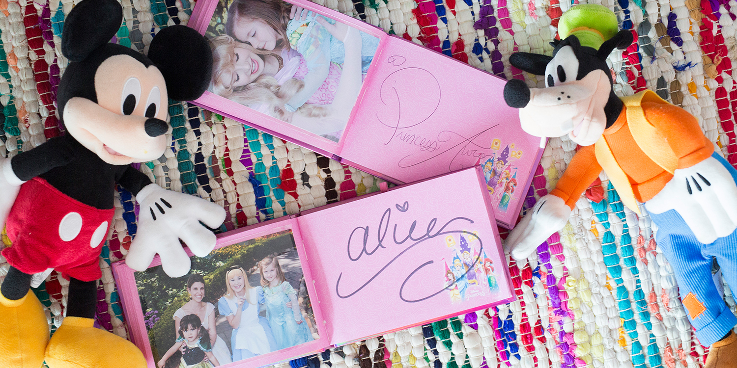 Livros de autógrafos Perfeito para guardar de recordação os autógrafos e fotos com as princesas.